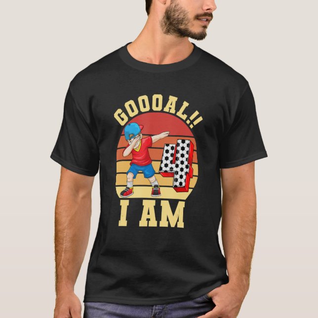 Camiseta 4 años de fiesta de cumpleaños con temática de fút (Anverso)