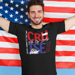 Camiseta 4 de julio, año Personalizado de la brigada de cru<br><div class="desc">Este diseño puede ser personalizado en el área proporcionada cambiando la foto y/o el texto. O puede personalizarse haciendo clic en Personalizar esta plantilla y, a continuación, eligiendo la opción de hacer clic en el personalizar y eliminando o cambiando el color del fondo, agregando texto, cambiando el color o estilo...</div>