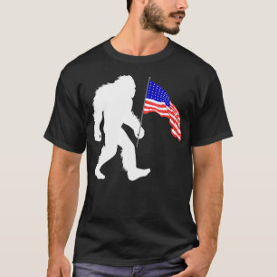 Camiseta 4 De Julio Bigfoot Sasquatch Holding American Fla