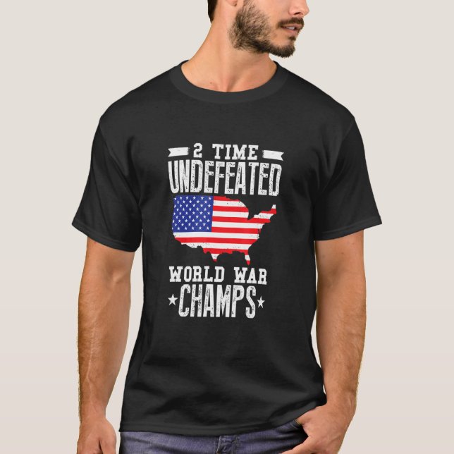 Camiseta 4 De Julio Inderrotado Dos Veces Campos De Guerra  (Anverso)