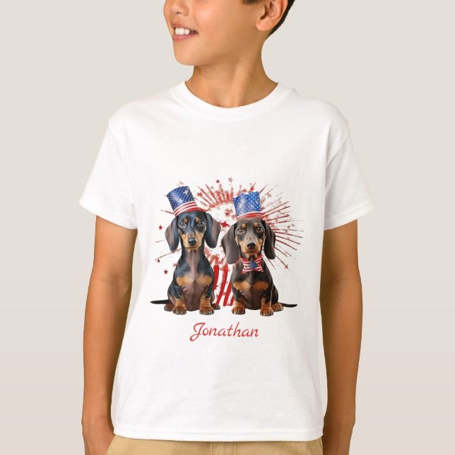 Camiseta 4 de julio Patriótico Dachshund Bandera Americana  (Anverso)