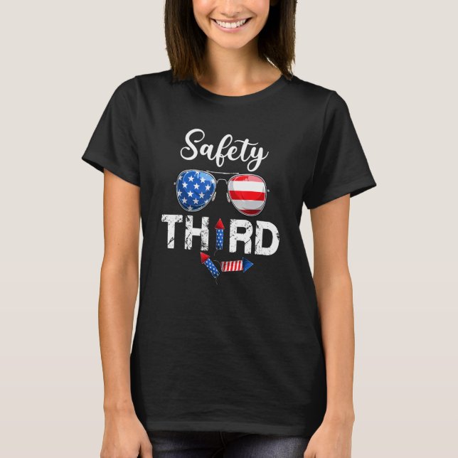 Camiseta 4 De Julio Patriótico Fireworks Safety Third (Anverso)
