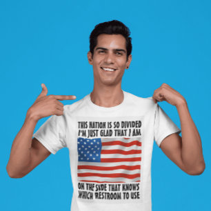 CAMISETA 4 DE JULIO SABE QUÉ BAÑO USAR 
