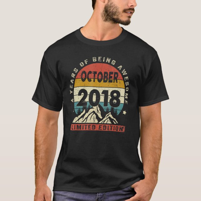 Camiseta 4th Birthday  Awesome Since October 2018 4 Years O (Anverso)