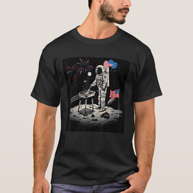 Camiseta 4th of July Astronaut American Flag Space Cookout (Anverso)