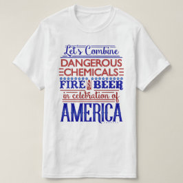 Camiseta 4to divertido de los fuegos artificiales de la