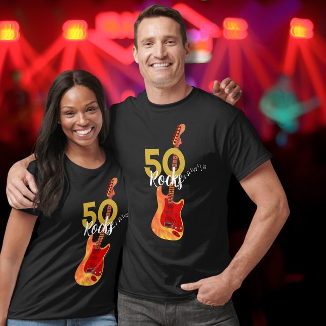 Camiseta 50.º cumpleaños Rock y guitarra (50 rocks electric guitar black and gold 50th birthday Tshirts )
