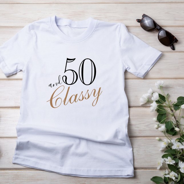 Camiseta 50 años y elegante elegante Black Golden Script Cu (Subido por el creador)