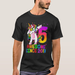Camiseta 5.º cumpleaños lindo unicornio increíble desde Chi