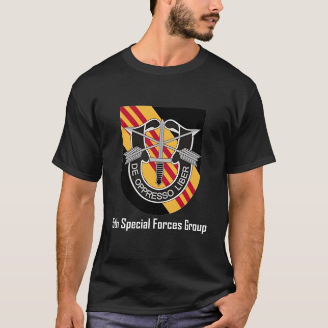 Camiseta 5.º Escudo De La Unidad De Flash De Sfg Beret (Anverso)