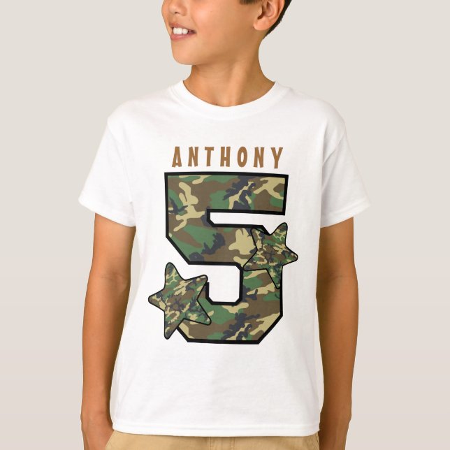 Camiseta 5.º Nacimiento Camo y Nombre Personalizado de Estr (Anverso)