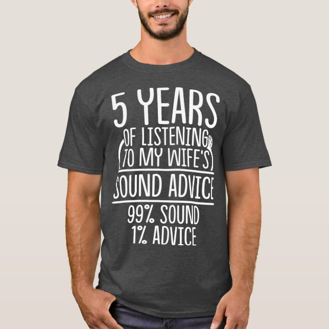 Camiseta 5.º regalo de 5 años de Boda Esposa de escucha (Anverso)