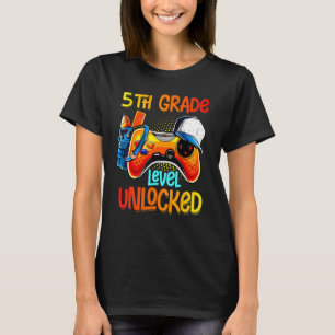 Camiseta 5.º videojuego desbloqueado de nivel universitario
