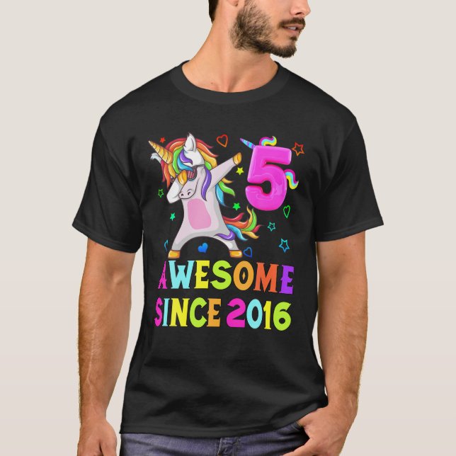 Camiseta 5 Años, 5 Años, Unicornio Dabbing Fabuloso (Anverso)