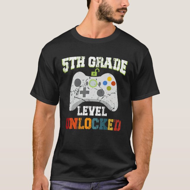 Camiseta 5TH Fifth Grade Unlocked Level Up Game Back To Sch (Anverso)