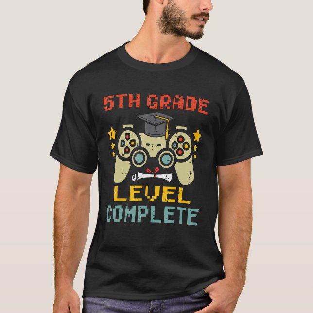 Camiseta 5th Grade Level Complete Gamer First Grade Graduat (Anverso)