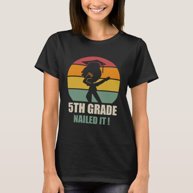 Camiseta 5Th Grade Nailed It  Graduation Dab 2021 (Anverso)