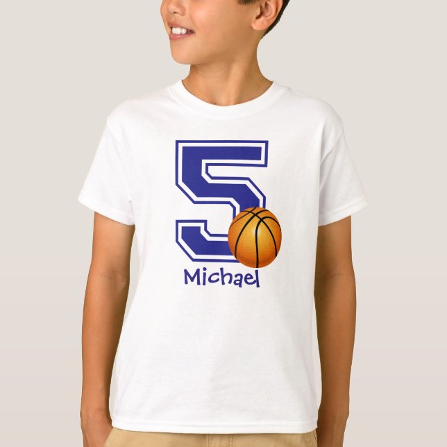Camiseta 5to Baloncesto del muchacho del cumpleaños (Anverso)