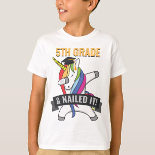 Camiseta 5to El GRADO lo clavó graduación que frotaba del
