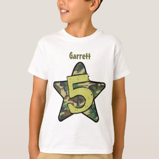 Camiseta 5to Nombre de encargo de Camo del muchacho del