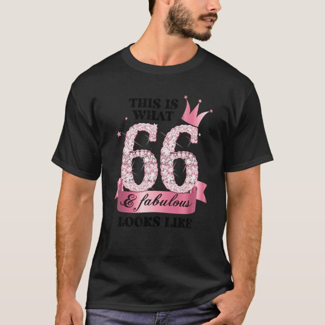 Camiseta 66 & Fabulous I Pink White Party Group Candid Phot (Anverso)