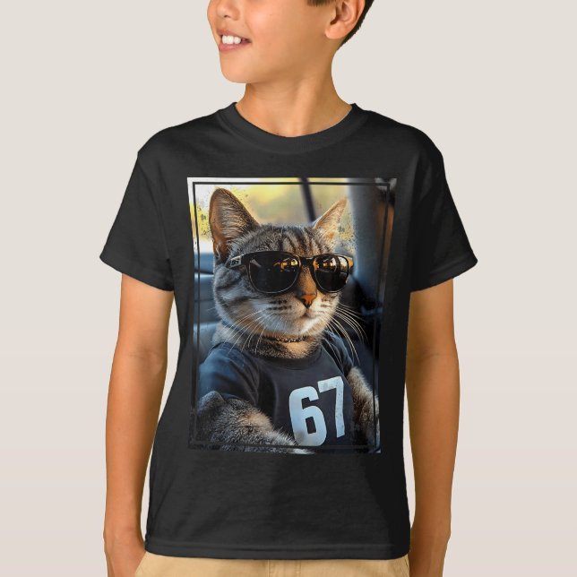 Camiseta 67 And Still Cool Funny Birthday Meme Cat  (Anverso)
