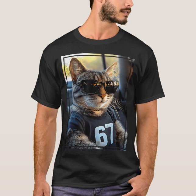 Camiseta 67 And Still Cool Funny Birthday Meme Cat  (Anverso)
