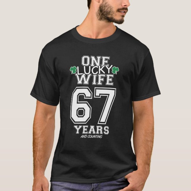 Camiseta 67 años de suerte esposa graciosa en el aniversari (Anverso)