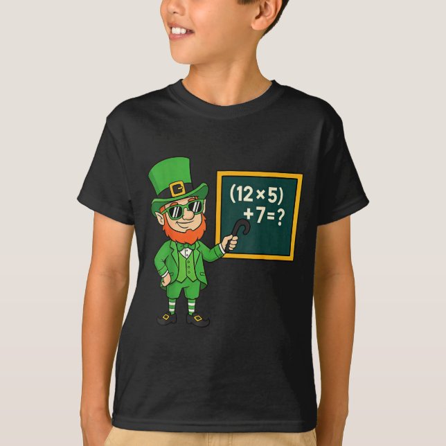 Camiseta 67 Funny St Patricks Day Math Teacher Meme Six Sev (Anverso)