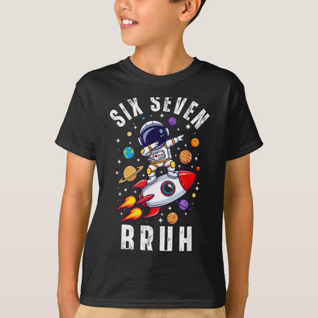 Camiseta 67 Meme Astronaut Dabbing In Space Funny Six Seven (Anverso)
