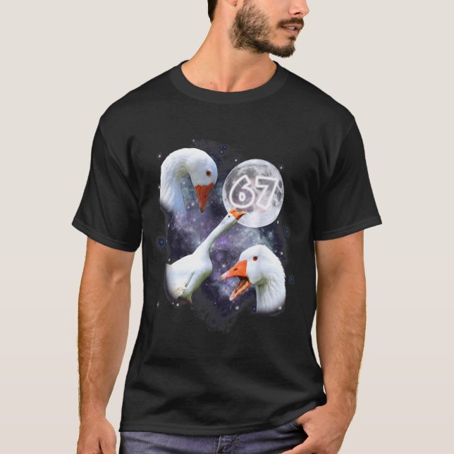 Camiseta 67 Meme Goose Howling At The Moon Funny Six Seven  (Anverso)