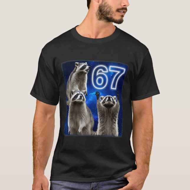 Camiseta 67 Meme Raccoon Howling At The Moon Parody Six Sev (Anverso)