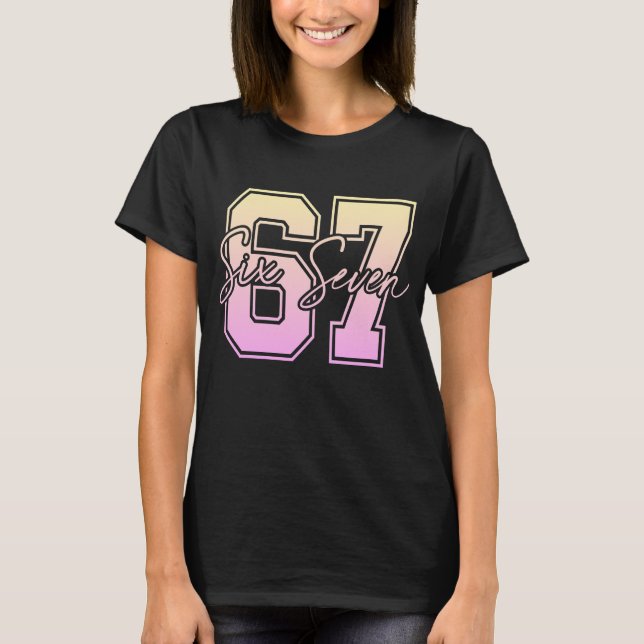 Camiseta 67 Meme T-Shirt - Funny Viral Number Graphic  (Anverso)