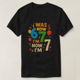 Camiseta 67 Razones para Reír Alto Travieso y Sobrevivió
