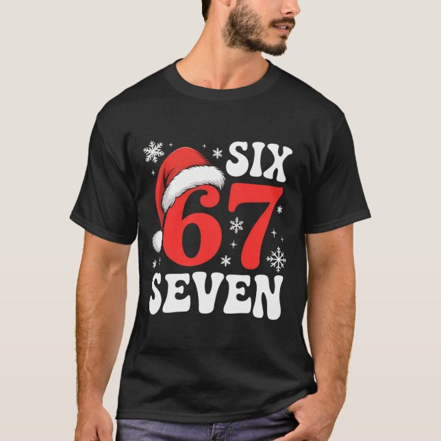 Camiseta 67 Santa Hat Christmas Six Seven Funny Sayings  (Anverso)