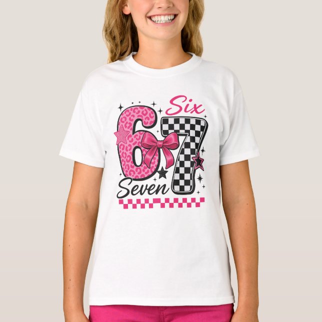 Camiseta 67 Six Seven Pink Retro Pop Culture (Anverso)