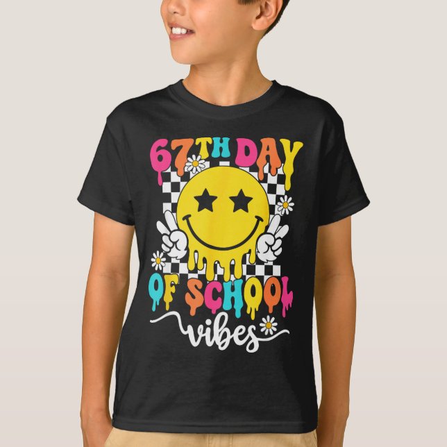 Camiseta 67th Day Of School Vibes Funny Six Seven 67 Meme S (Anverso)