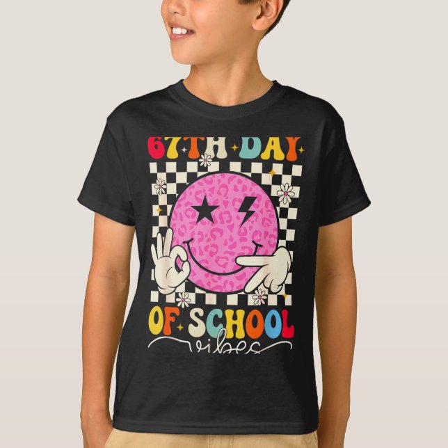 Camiseta 67th Day Of School Vibes Funny Six Seven 67 Meme S (Anverso)