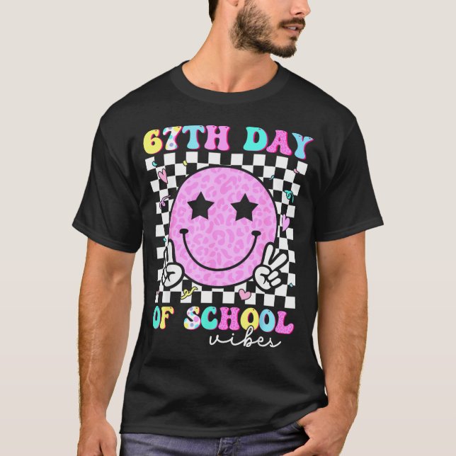 Camiseta 67th Day Of School Vibes Smile Face 67 Six Seven M (Anverso)