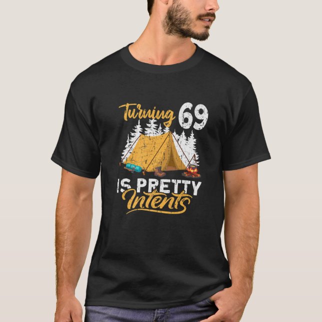 Camiseta 69 Años Cumplo Los 69 Años Y Es Intención De Bonit (Anverso)