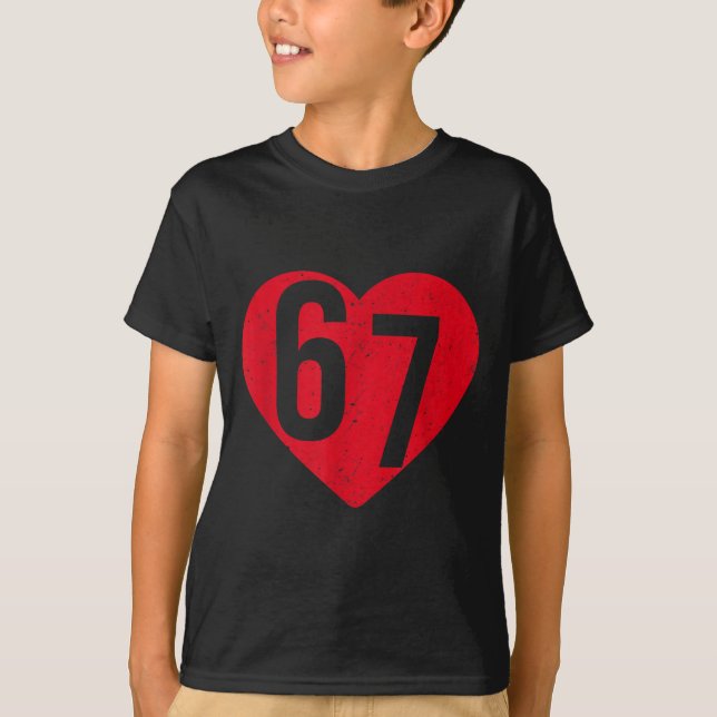 Camiseta 6 7 Meme Heart Gen Alpha Six Seven 67 Valentines B (Anverso)
