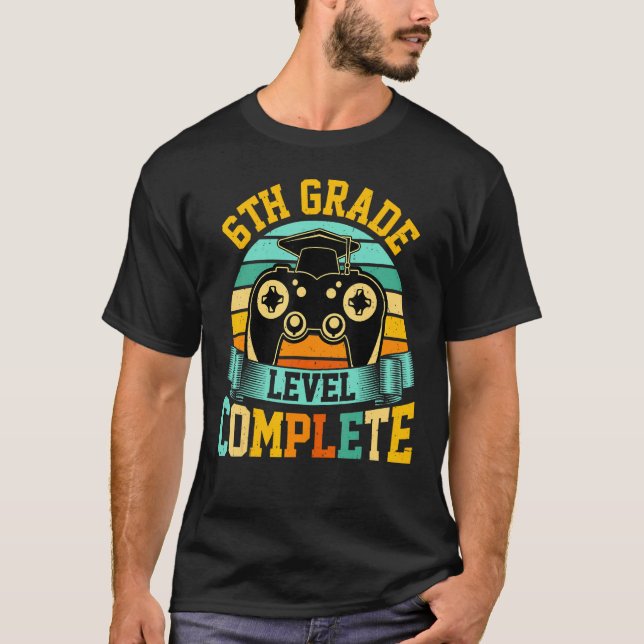 Camiseta 6th Grade Level Complete  Video Gaming Gamer Gradu (Anverso)