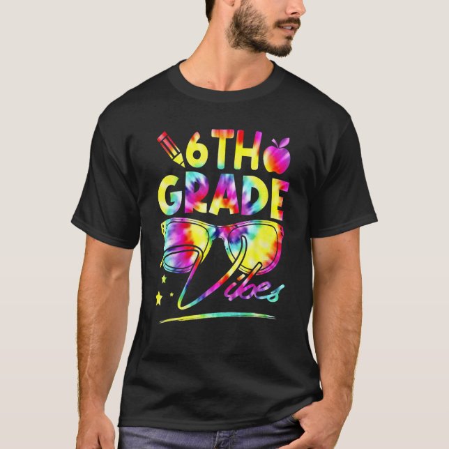 Camiseta 6th Grade Vibes Retro Back To School Rainbow Tie D (Anverso)
