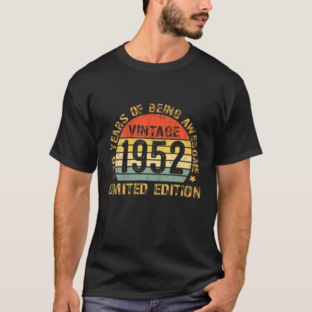 Camiseta 70 Años De Decoración Hombres 70 Viernes 1952 (Anverso)