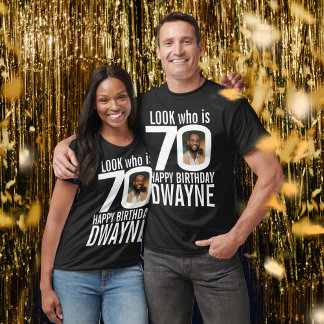 Camiseta 70 cumpleaños apariencia blanca negra cuyo nombre 