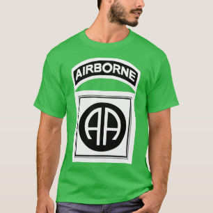 Camiseta 82.ª con letras blancas y borde