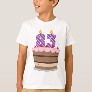 Camiseta 83 años en el pastel de cumpleaños