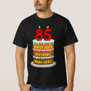 Camiseta 85º cumpleaños — Torta divertida y velas, con nomb