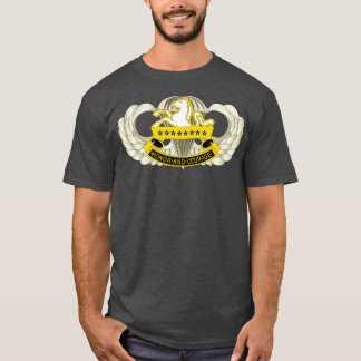 Camiseta 8.ª Cavalry DUI con Badge básico wt Txt