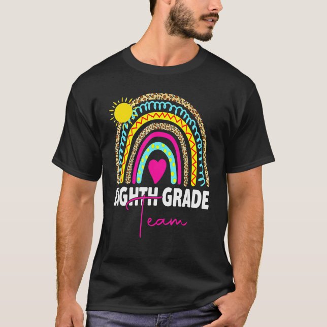 Camiseta 8th Grade Teacher Rainbow Back To School Hello Eig (Anverso)